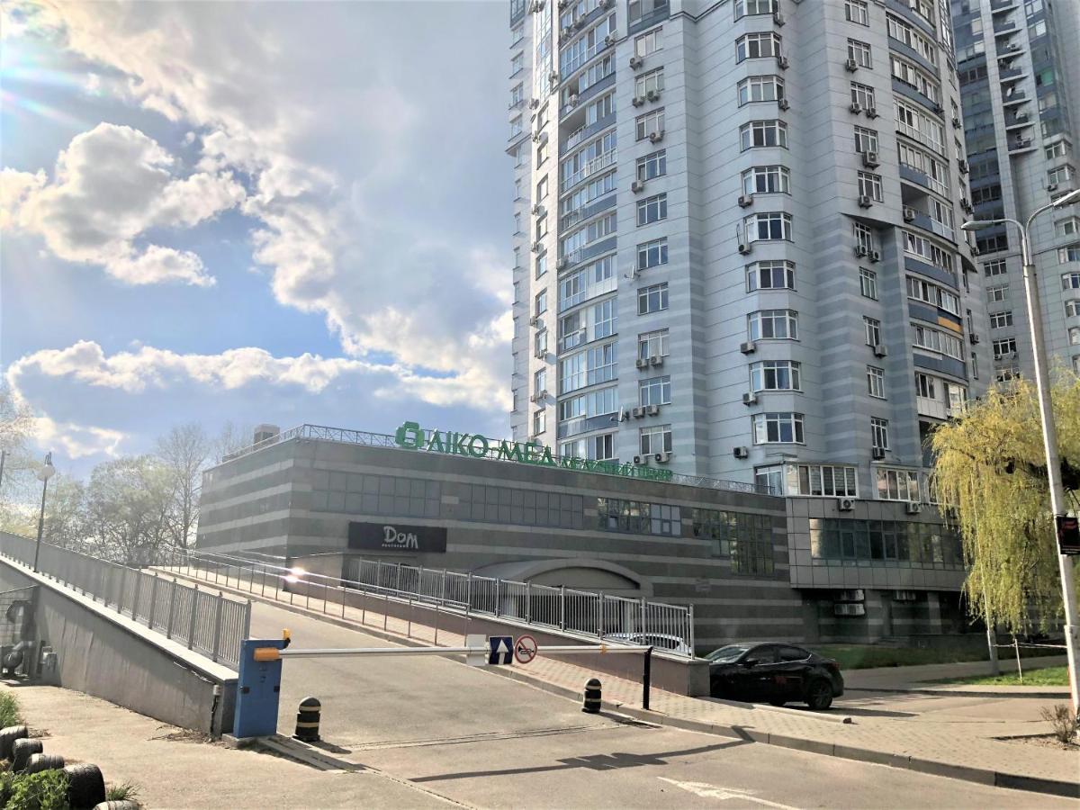 Vip Апартаменти З Видом На Озеро Kyjev Exteriér fotografie